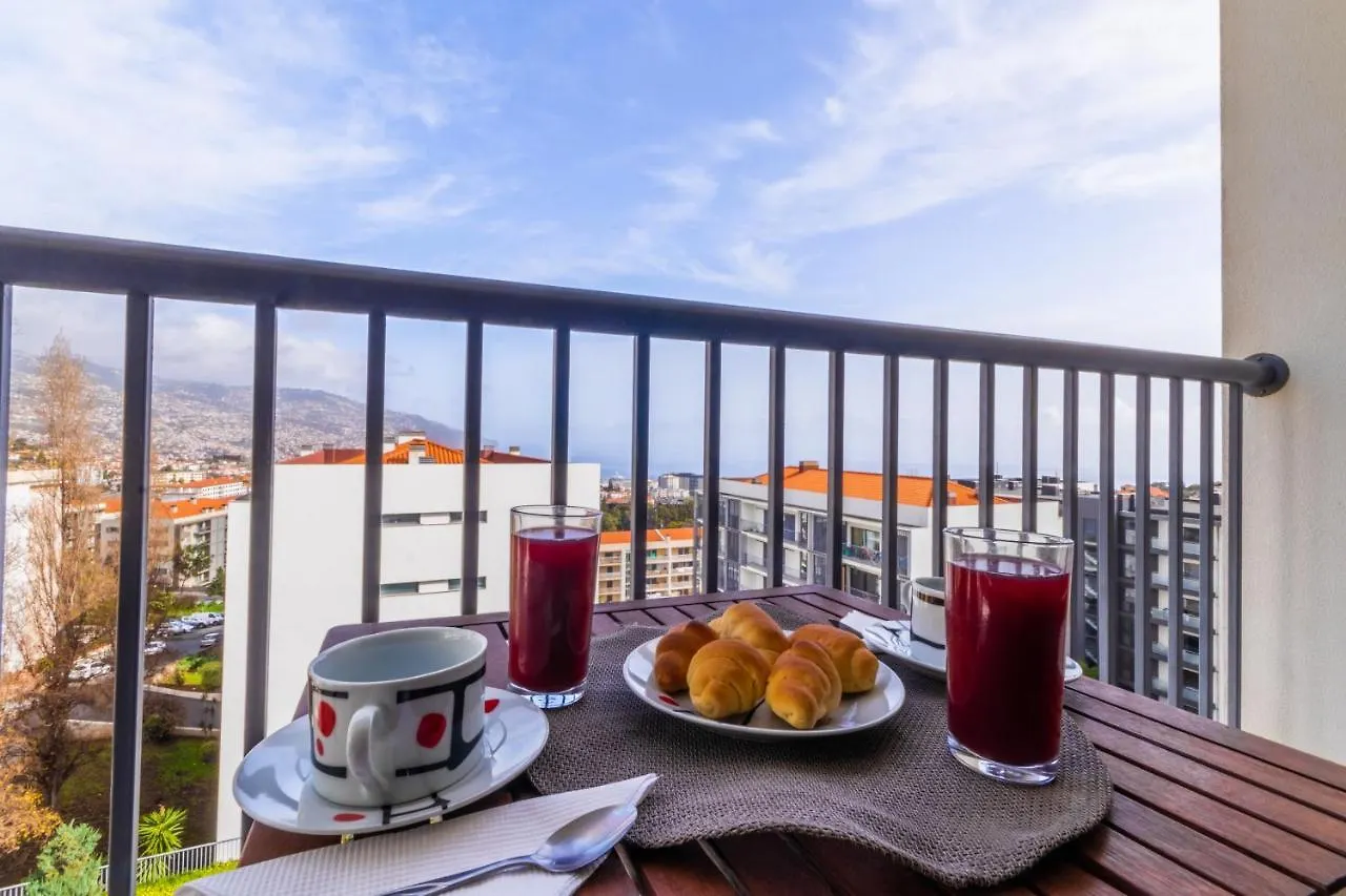 Lulina Two Bedroom By Alma Holiday Rentals Funchal  Lejlighed Funchal (Madeira)